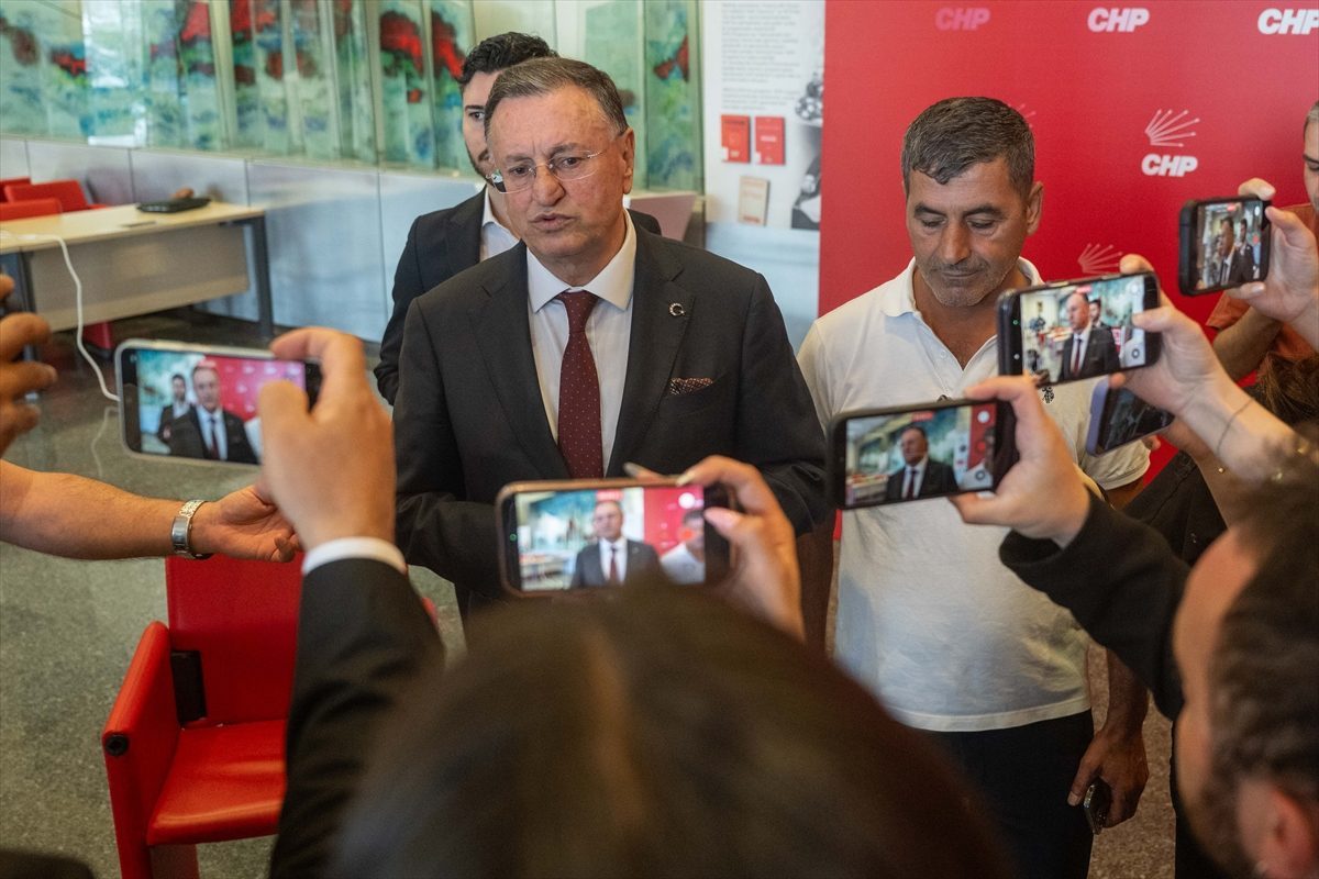 Eski Hatay Büyükşehir Belediye Başkanı Savaş CHP Genel Merkezi’nde soruları yanıtladı:
