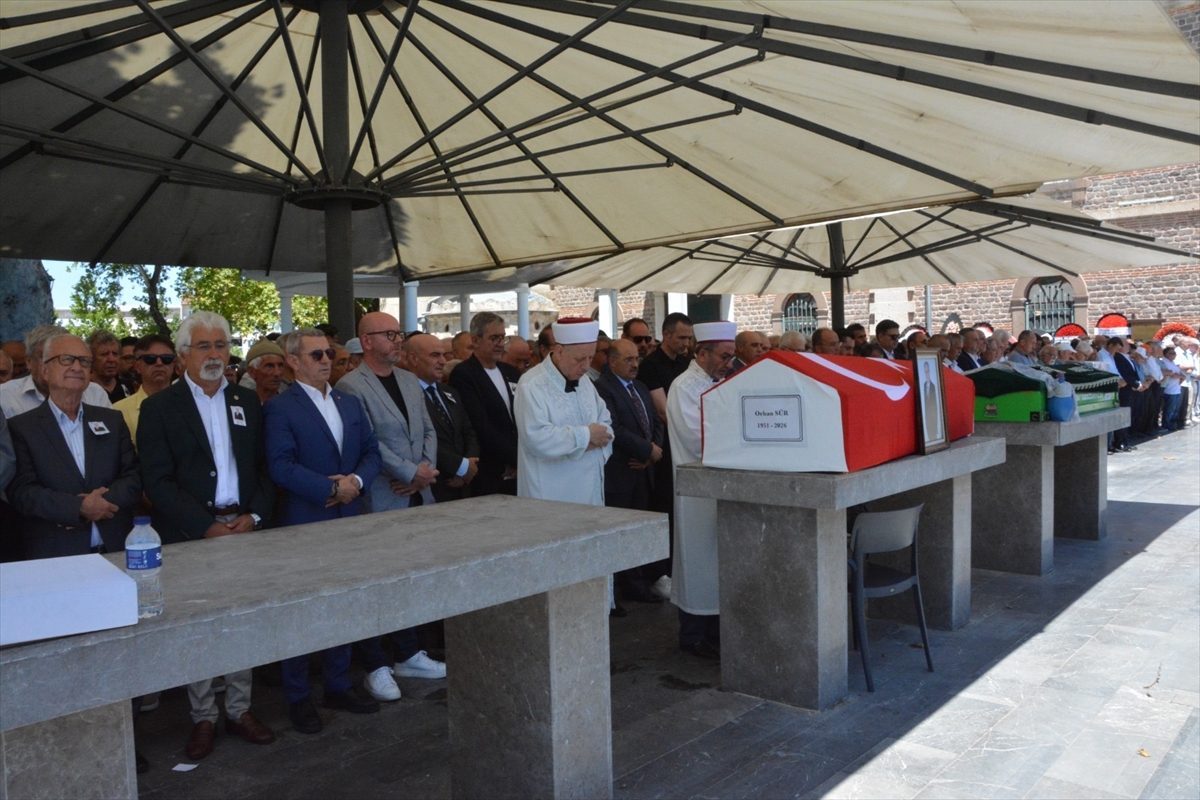 Eski milletvekili Orhan Sür’ün cenazesi Balıkesir’de toprağa verildi