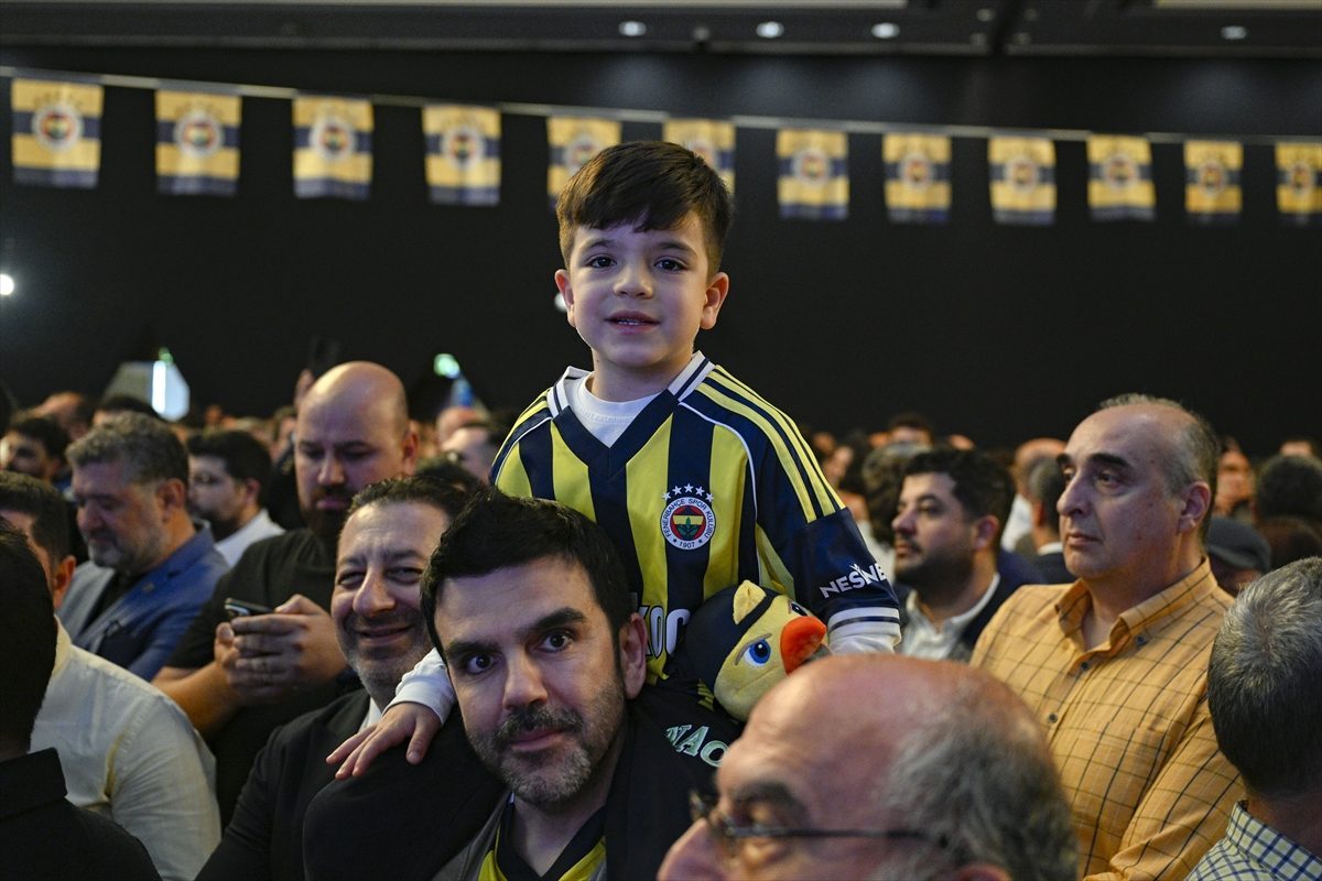 Fenerbahçe Başkan Adayı Aziz Yıldırım, Ankara’da kongre üyeleri ve taraftarlarla buluştu: