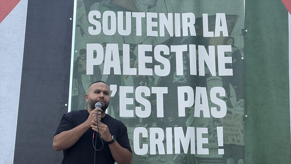 Fransa’da Filistin’e desteği nedeniyle yargılanan siyasetçi Kazib ile dayanışma için eylem düzenlendi