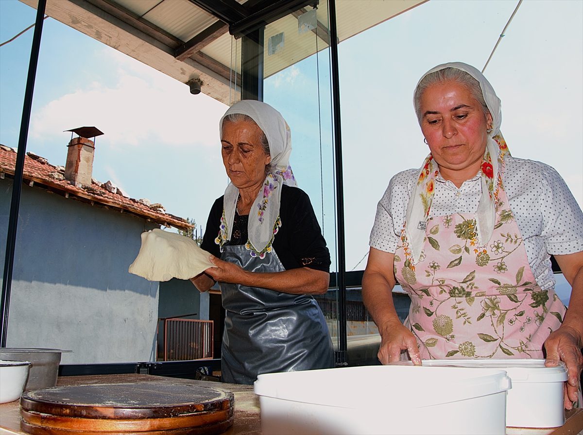 Gastronomi mezunu genç kız doğduğu kırsal mahalleye pizza fırını açtı
