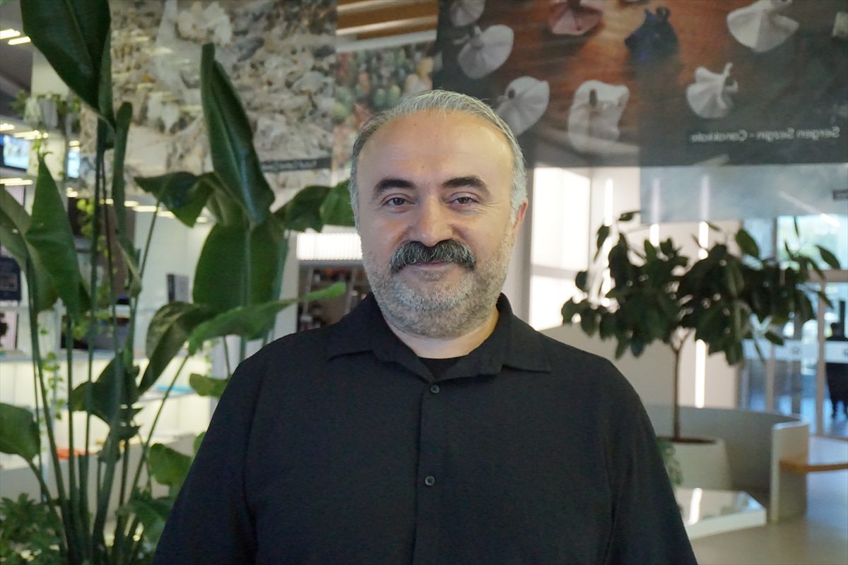 Gençler ve çocuklar için önemli çalışmalara imza atan Hüseyin Goncagül’ü sahne arkadaşları anlattı: