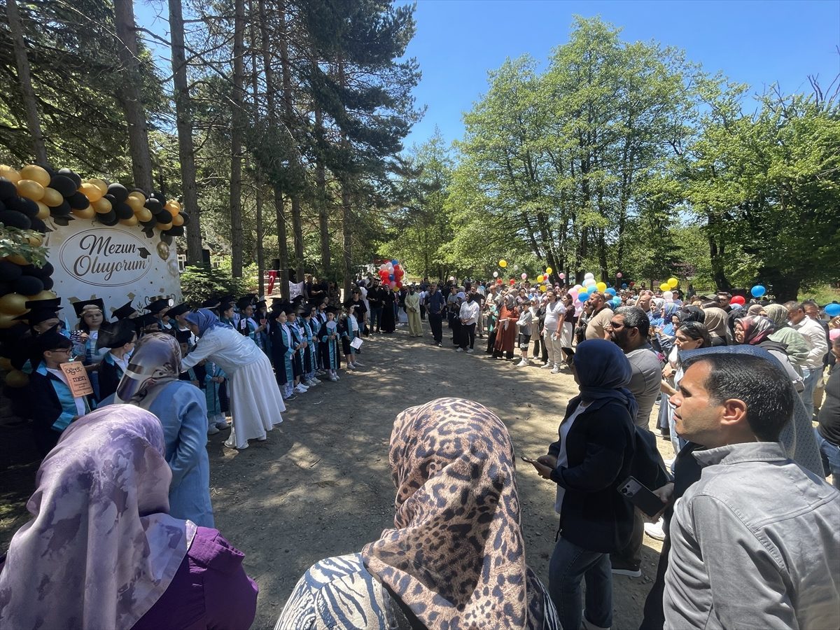 Gölcük Tabiat Parkı mezun öğrencileri ve ailelerini ağırladı