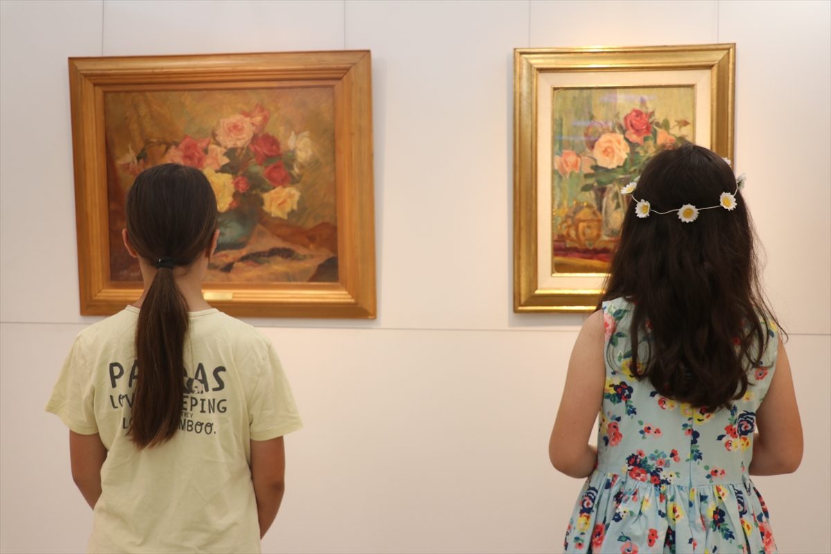 “Gül Mevsimi” sergisi Eğirdir’de sanat severlerin beğenisine sunuldu