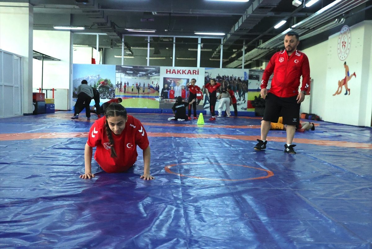 Güreş sporunun “altın kızı” Havin, başarılarıyla göz dolduruyor