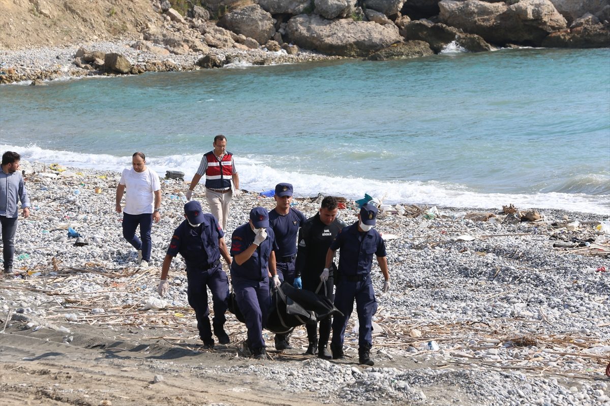 Hatay’da denizde erkek cesedi bulundu