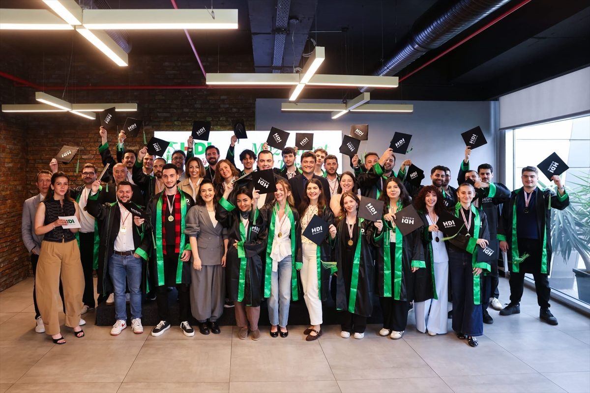 HDI Kampüs ikinci dönem mezunlarını verdi