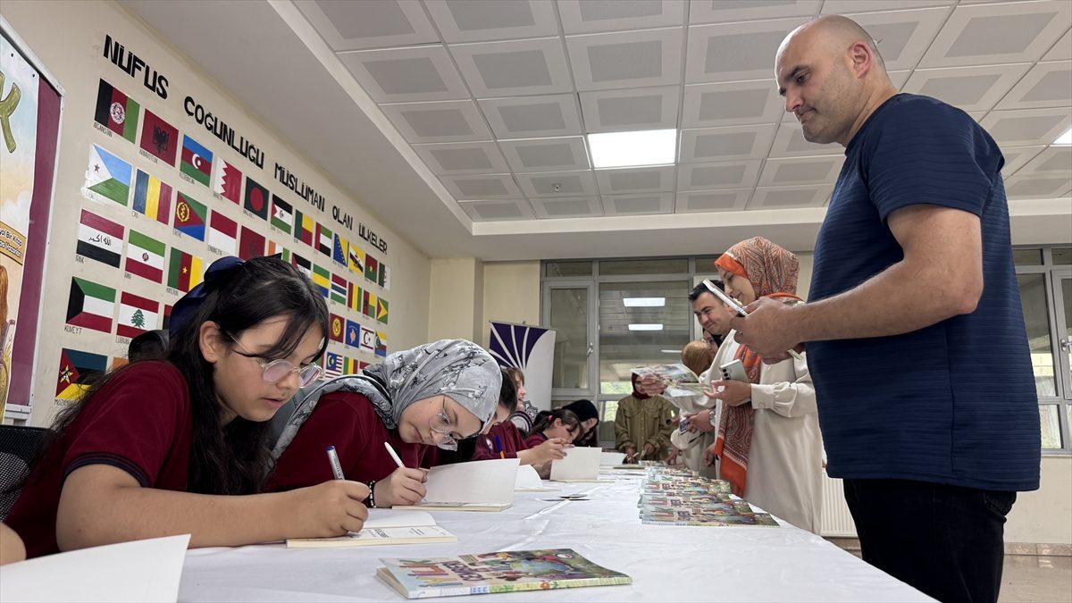 Hikayeleriyle “İyilik Çemberi”nde buluşan öğrenciler Gazze’ye umut olacak