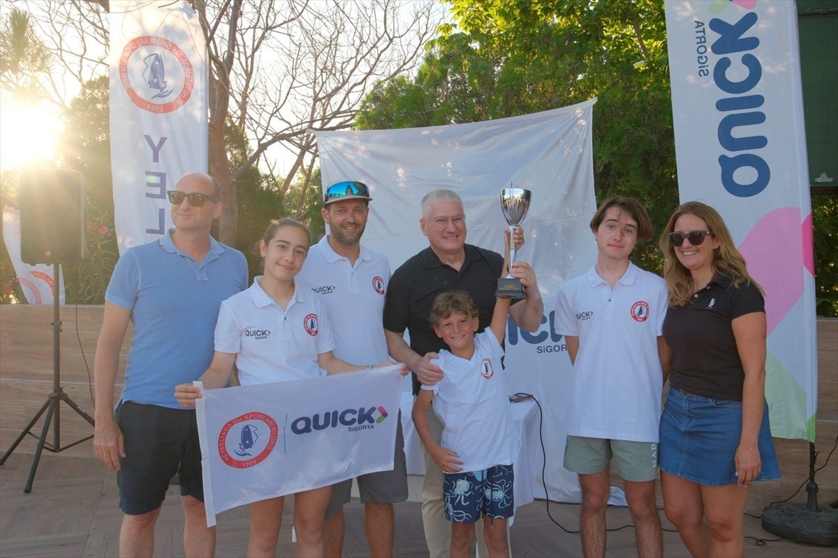 HSSK Quick Sigorta ekipleri yelken yarışlarında üç kupa kazandı