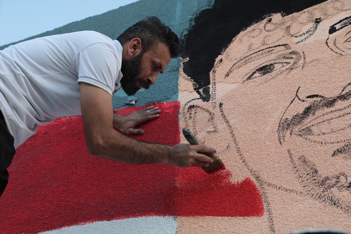 Iraklı grafiti sanatçısı 40 yıl sonra gelen Dünya Kupası sevincini Bağdat’ın duvarlarına taşıdı