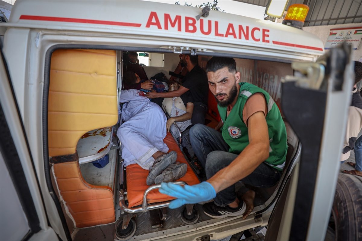GÜNCELLEME – İsrail’in Gazze’de mülteci kampına düzenlediği saldırıda biri çocuk 3 kişi hayatını kaybetti
