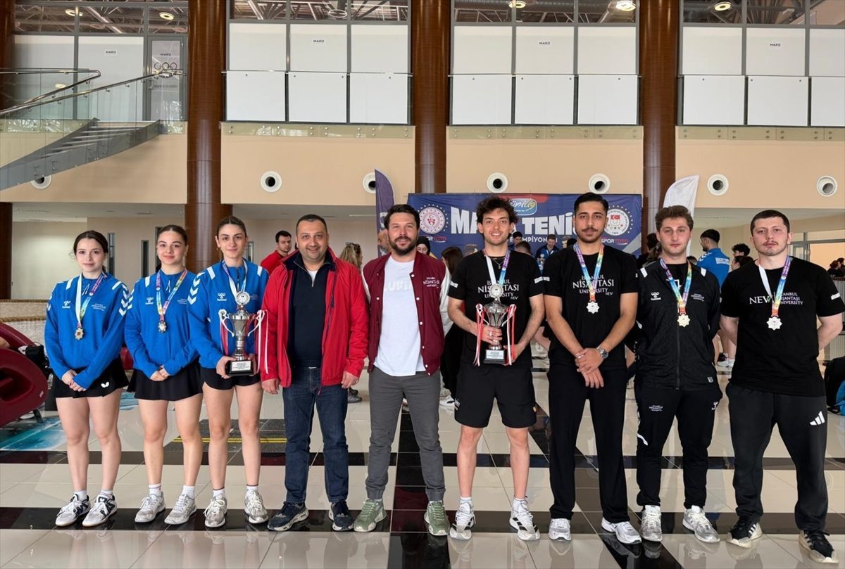 İstanbul Nişantaşı Üniversitesi sporcuları şampiyonlardan madalyalarla döndü