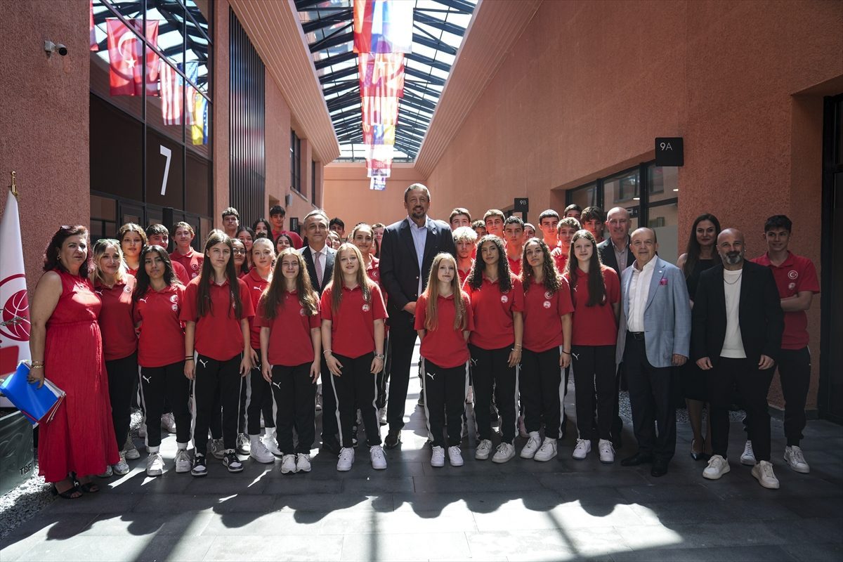 İstanbul TBF Basketbol Spor Lisesi’nin karne töreni yapıldı