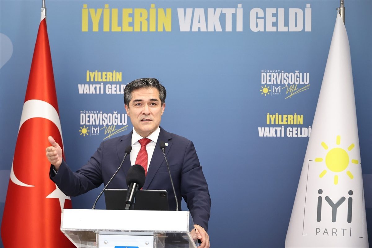 İYİ Parti Sözcüsü Kavuncu, basın toplantısı düzenledi: