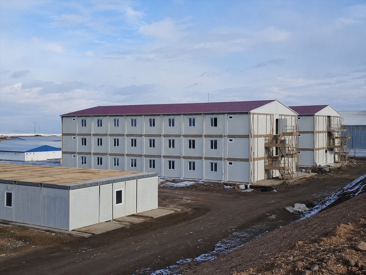Karmod Kars-Iğdır-Aralık-Dilucu Yüksek Standartlı Demir Yolu Projesi’ne konteyner mobilizasyon kurdu