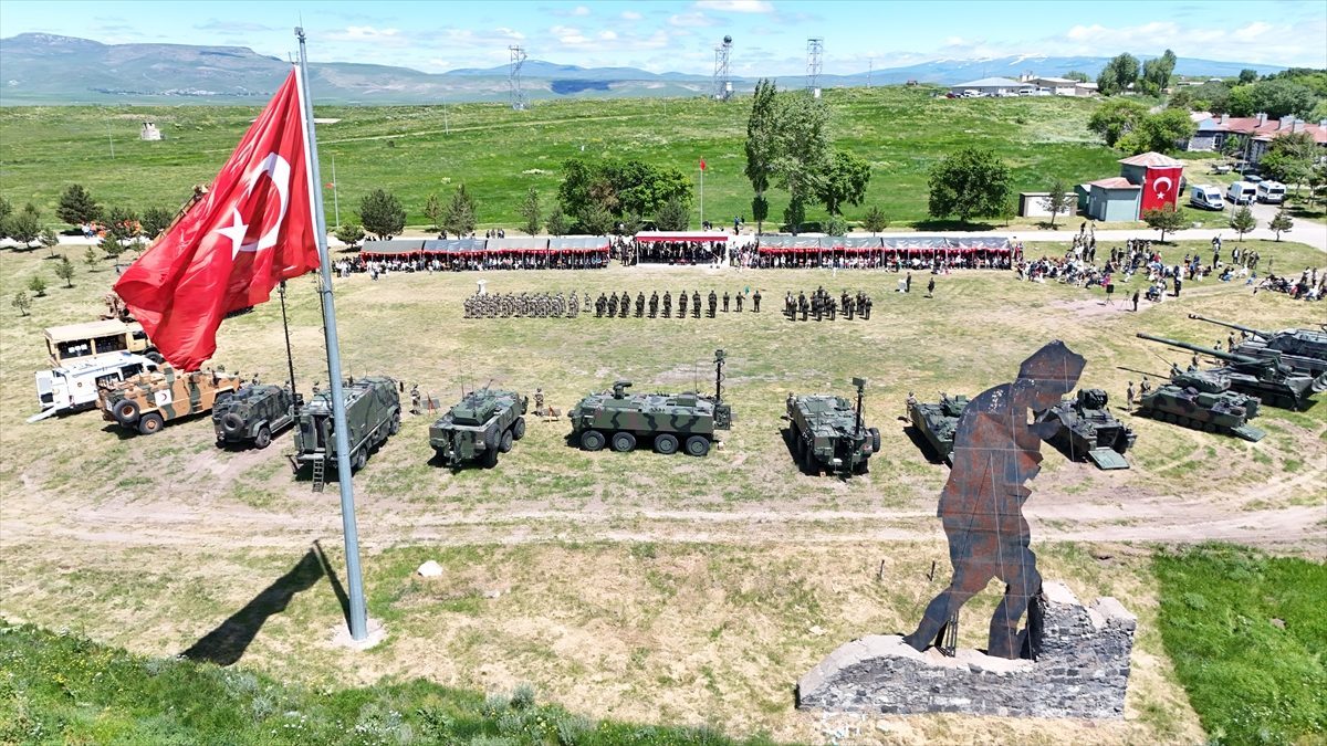 Kars’ta Türk Kara Kuvvetlerinin kuruluşunun 2235. yılı kutlandı