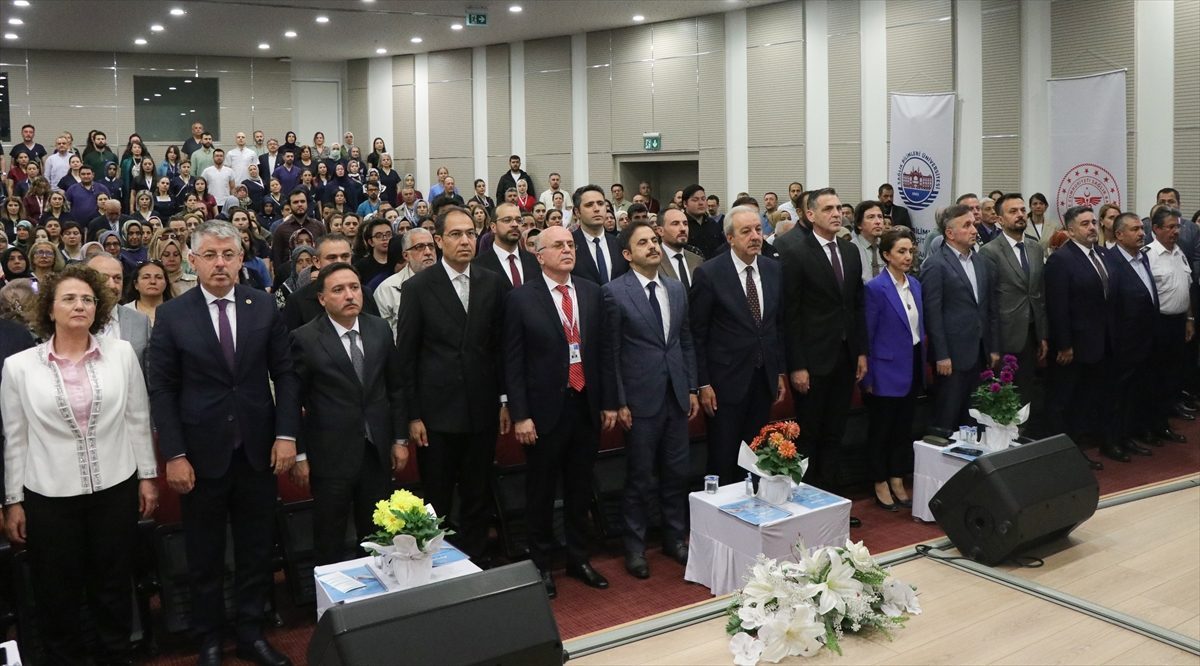 Kayseri Şehir Hastanesi Aile Okulu’na katılan hasta ve yakınlarına katılım belgeleri verildi