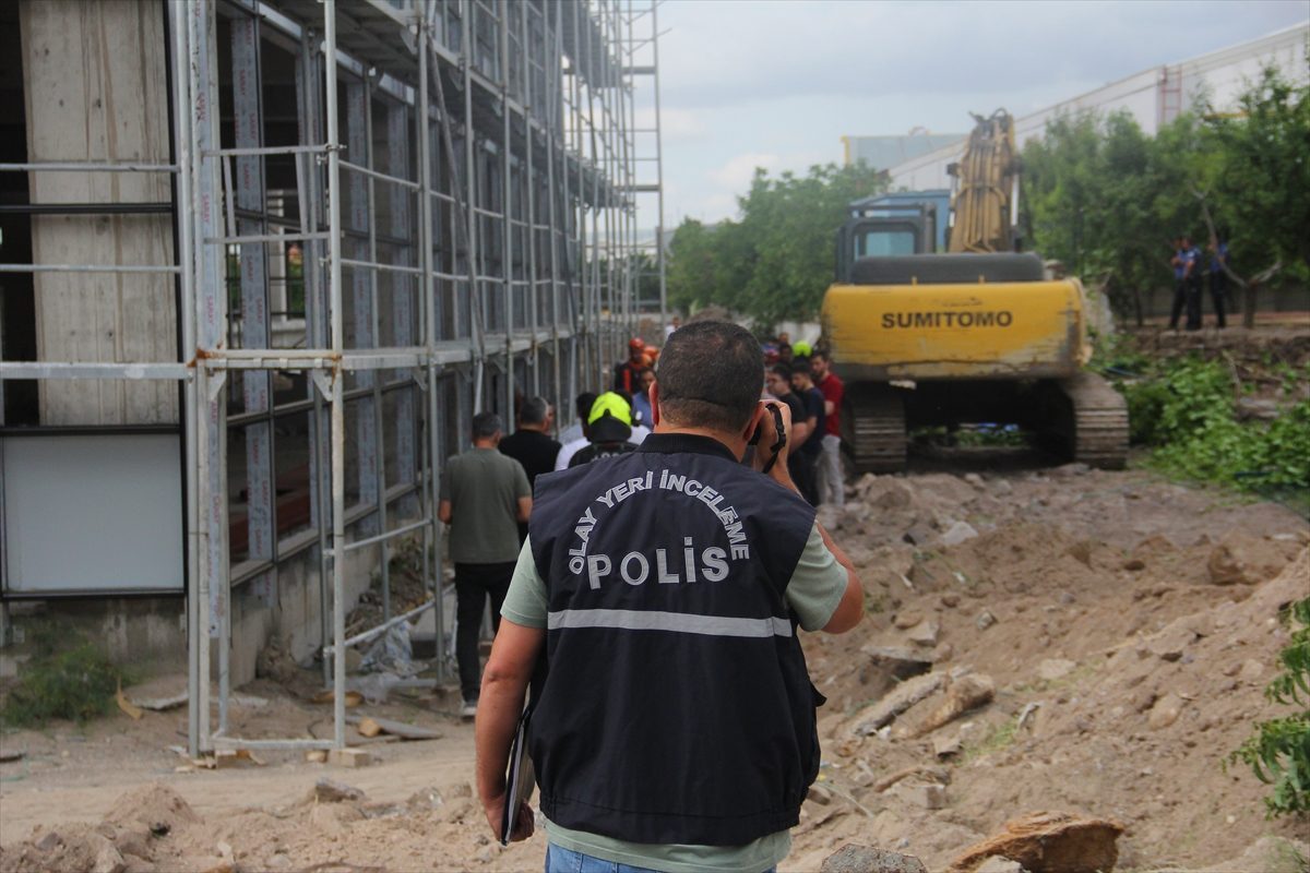 Kayseri’de devrilen bahçe duvarının altında kalan işçi yaşamını yitirdi