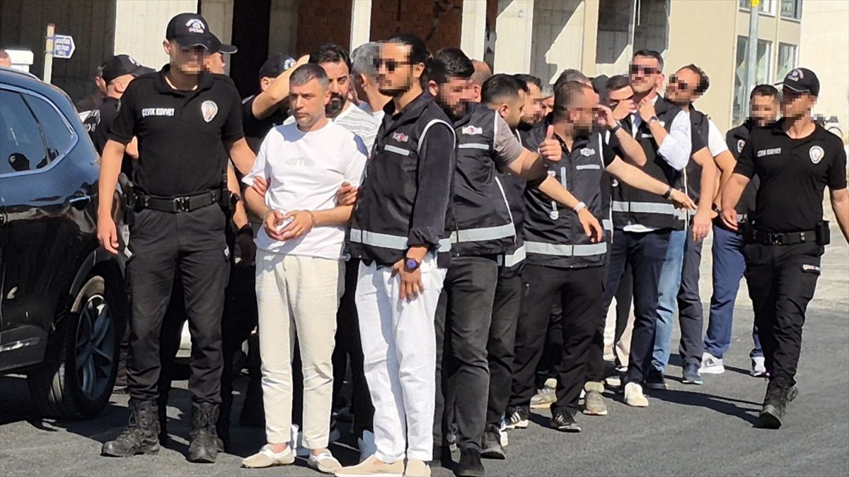 Kazançlı yatırım vaadiyle dolandırıcılık yaptıkları iddia edilen 17 şüpheli yakalandı
