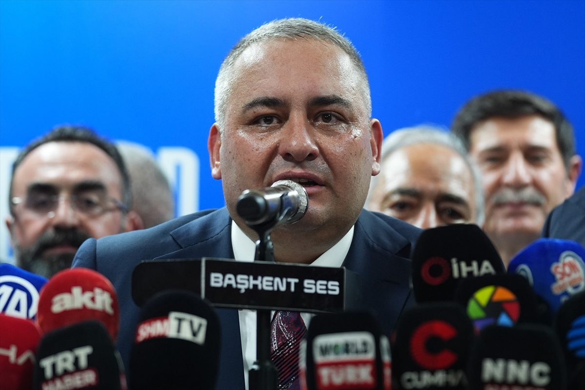 Keçiören Belediye Başkanı Özarslan AK Parti İlçe Başkanlığında konuştu: