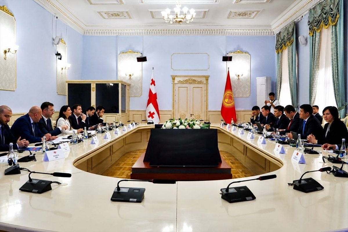 Kırgızistan ile Gürcistan ilişkilerini geliştirmeyi hedefliyor