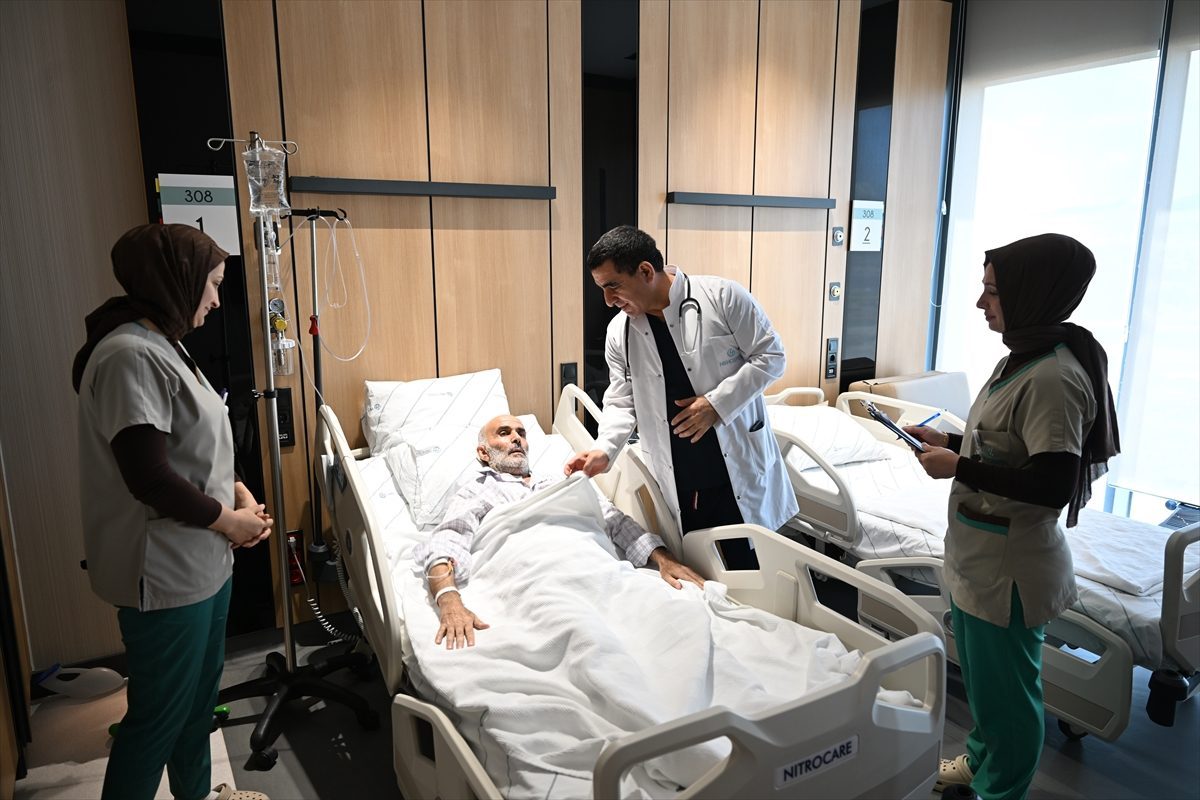 Kırgızistanlı pankreas hastası, Türkiye’de geçirdiği ameliyatla sağlığına kavuştu