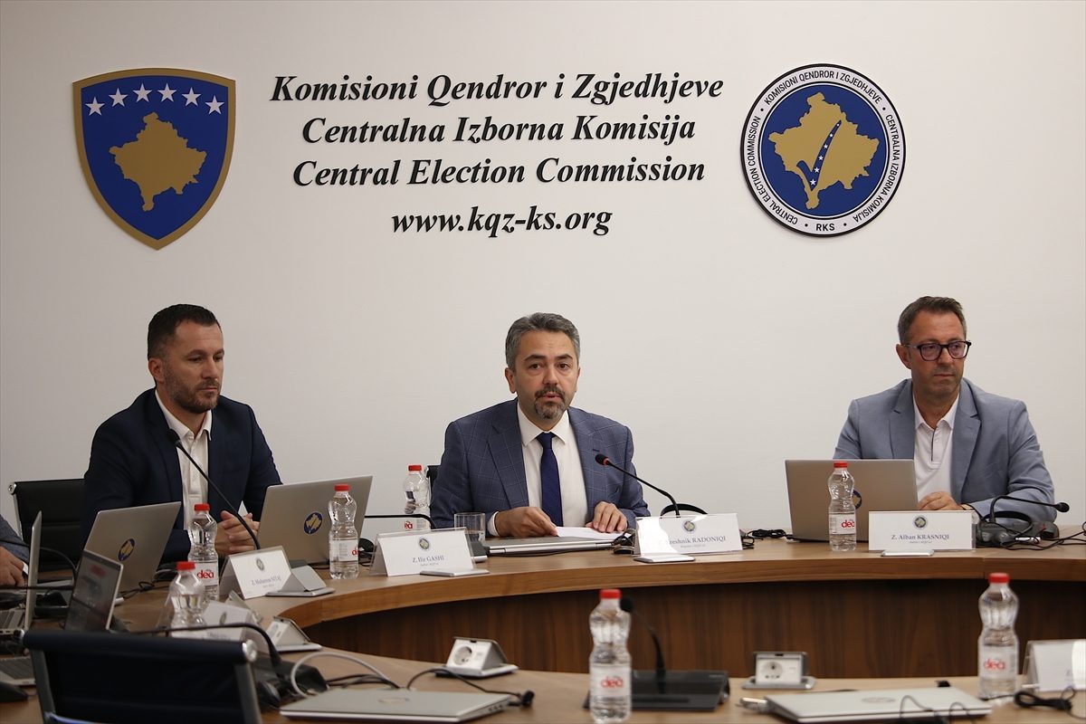 Kosova’daki erken genel seçimlerin kesin sonuçları açıklandı
