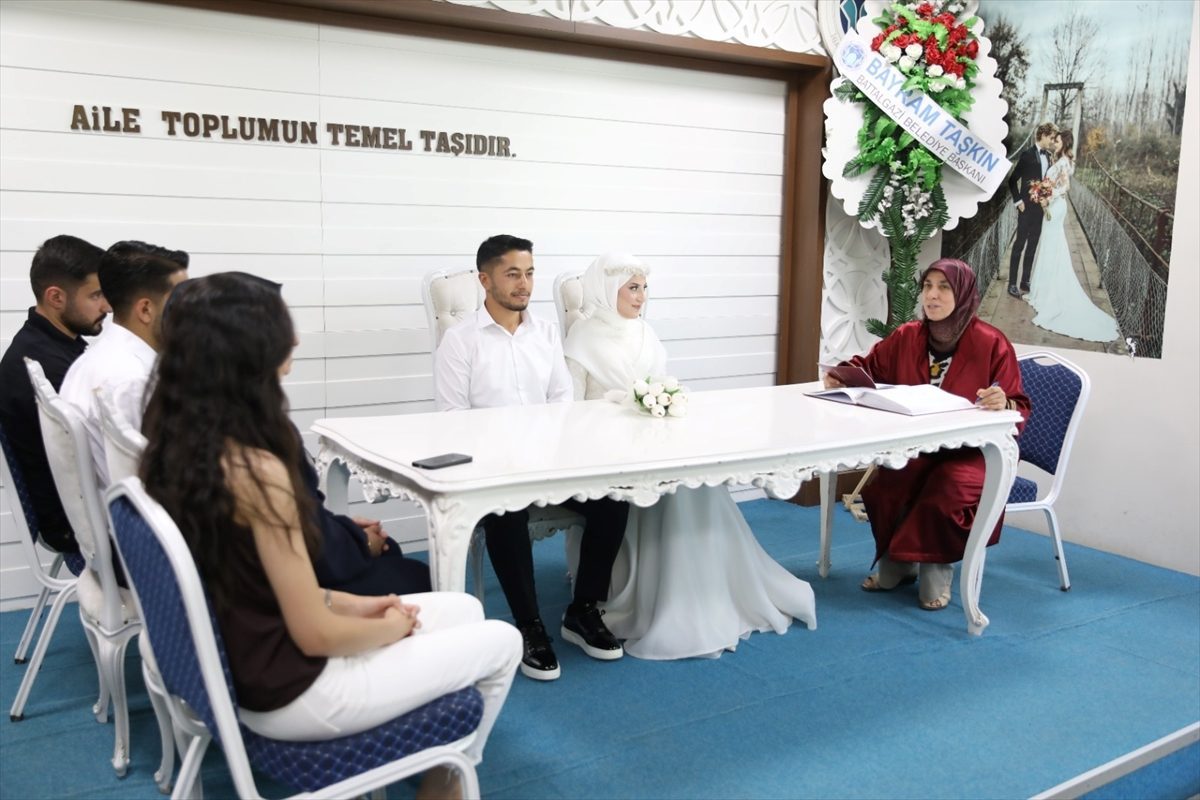 Malatya’da nikah dairesinde “26.06.2026” yoğunluğu yaşandı