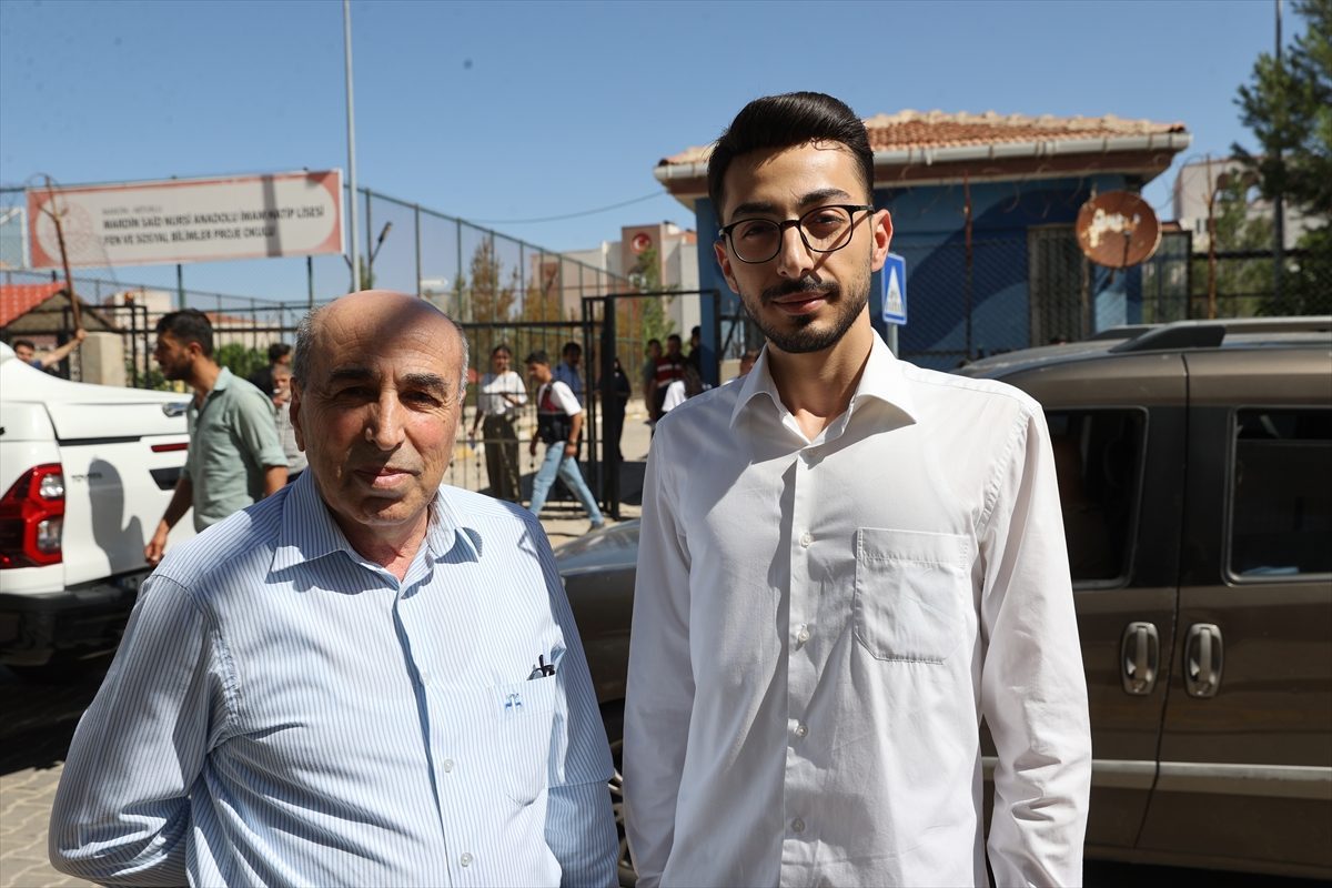 Mardin’de baba ile oğlu YKS heyecanını birlikte yaşadı
