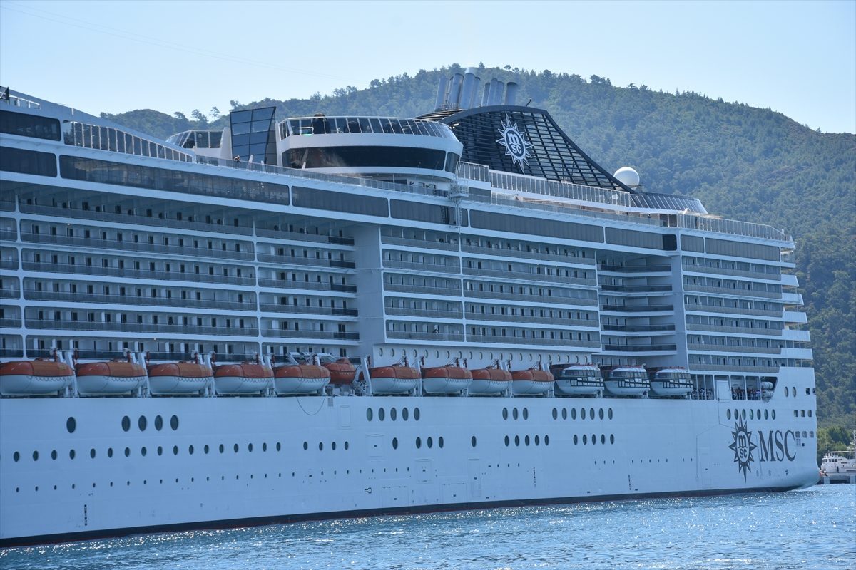 Marmaris’e “MSC Divina” kruvaziyeriyle 4 bin 137 turist geldi