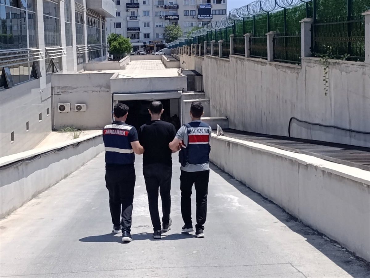 Mersin ve İzmir’de terör örgütü üyesi oldukları iddiasıyla yakalanan 2 şüpheli tutuklandı