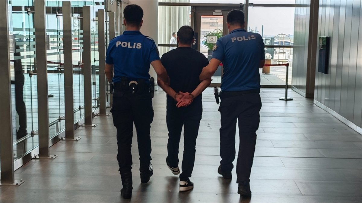 Mersin’de aranan firari hükümlü havalimanında yakalandı