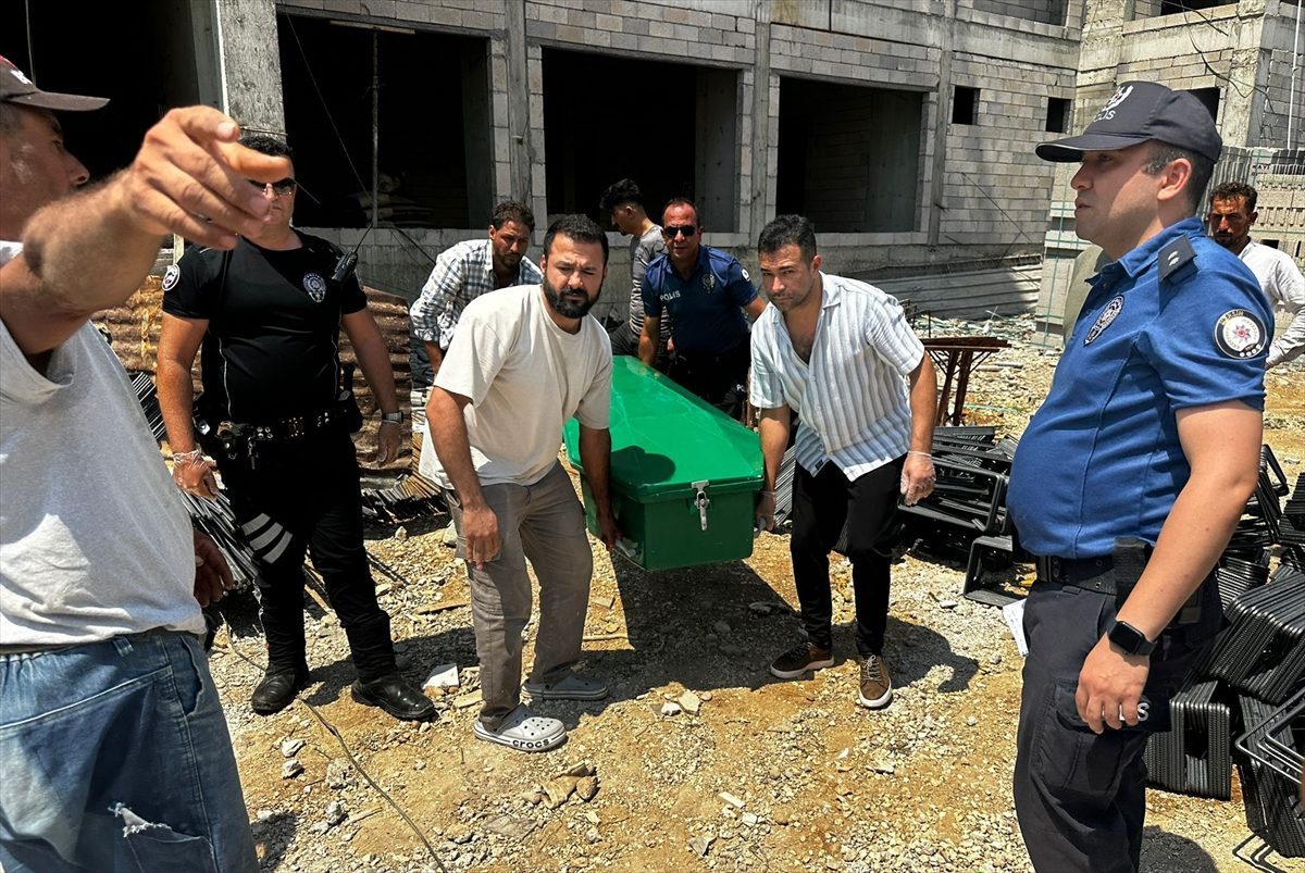 Mersin’de inşaattan düşen işçi hayatını kaybetti