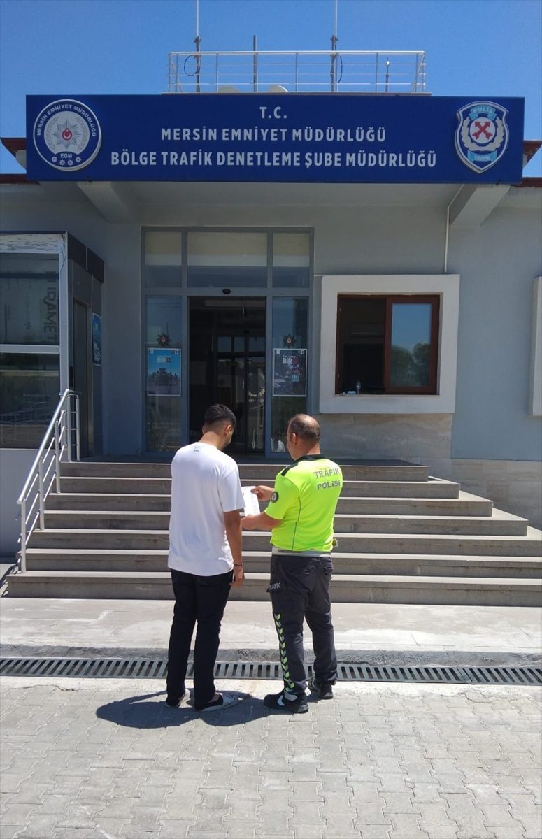 Mersin’de otoyolda trafiği tehlikeye düşüren sürücüye 21 bin 629 lira ceza