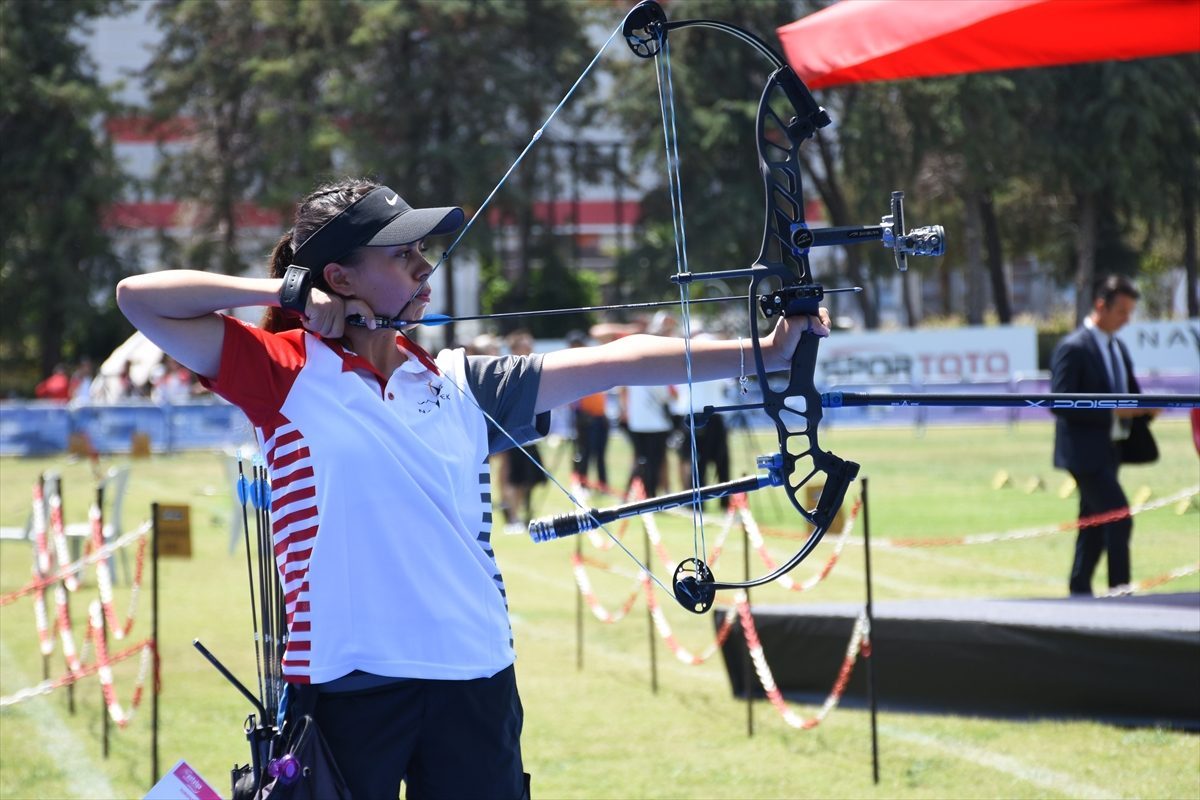 Milli okçu Hazal “emeğinin karşılığını” olimpiyatta istiyor