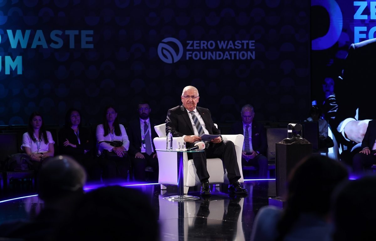 Milli Savunma Bakanı Güler, Sıfır Atık Forumu 2026’da panelde konuştu: