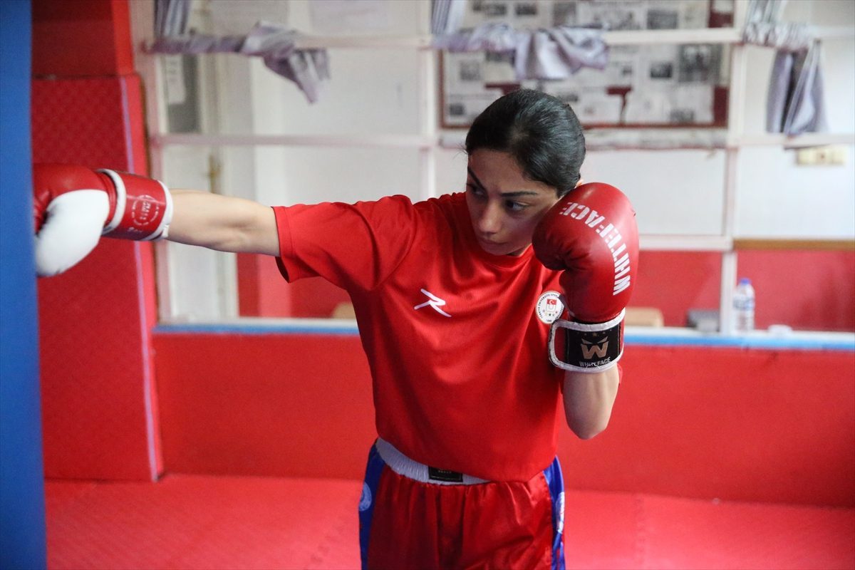 Milli wushucu Nazlı, Brezilya’da altın madalya hedefliyor