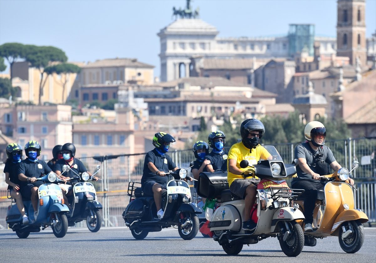 Motosiklet tutkunları Roma’da bir araya geldi
