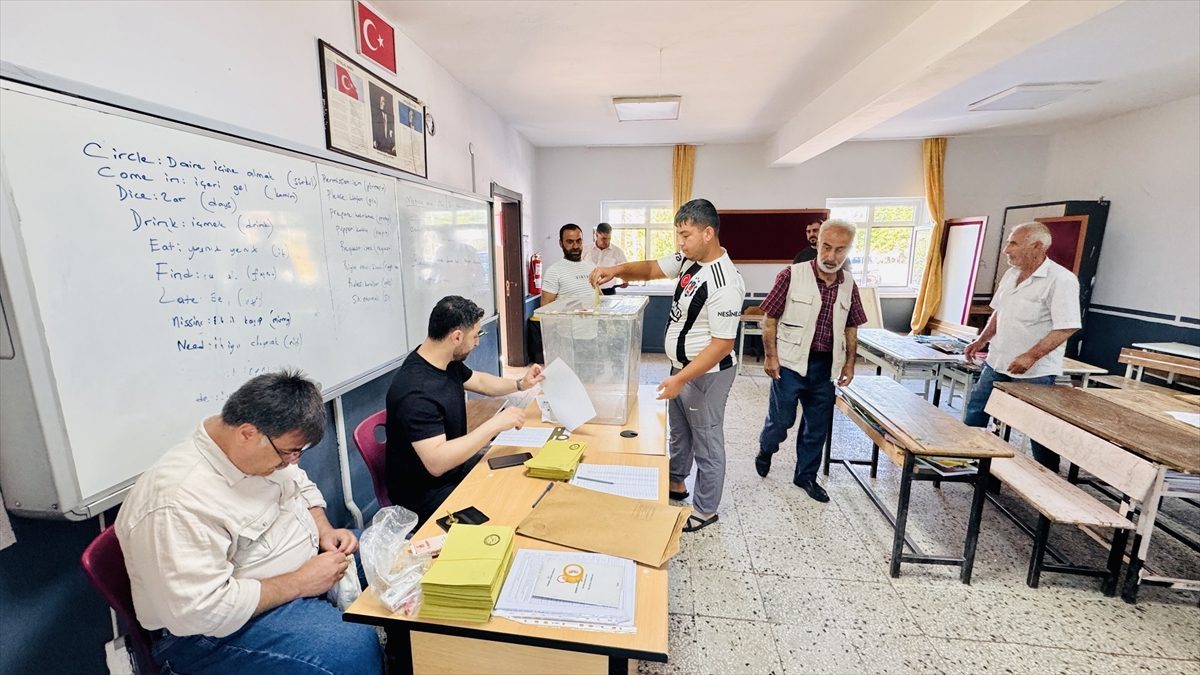 Narin Güran’ın mahallesinde seçmen muhtarlık için sandık başına gitti