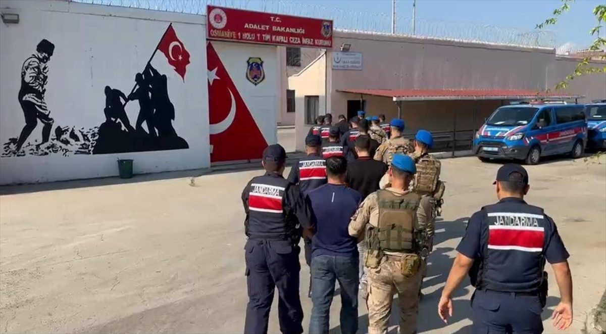 Osmaniye’de 2 kişinin yaralandığı silahlı saldırıya ilişkin gözaltına alınan 6 zanlı tutuklandı
