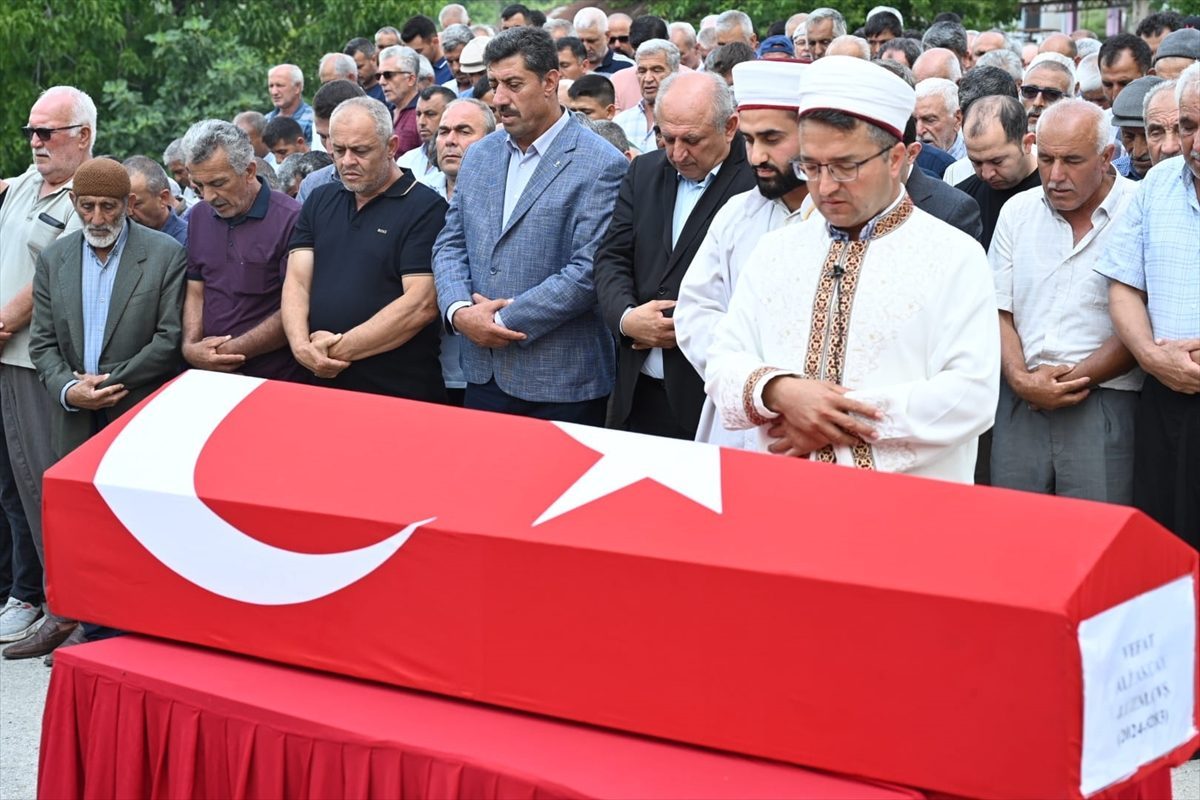Osmaniye’de trafik kazasında hayatını kaybeden uzman çavuşun cenazesi toprağa verildi