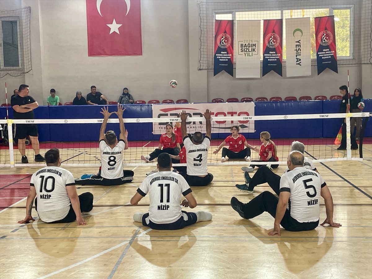 Oturarak voleybolda 1. Lig ve Süper Lig terfi müsabakaları Bolu’da devam ediyor