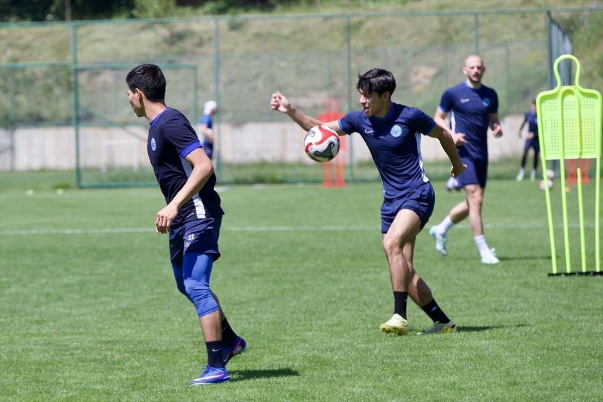 Özbekistan ekibi Navbahor Namangan, Bolu’da hazırlıklarına başladı