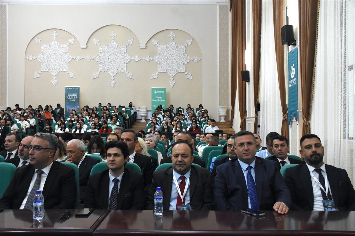 Özbekistan’ın tarihi Semerkant şehrinde “100 Yıllık Vasiyet: Türkoloji Kurultayı” başladı