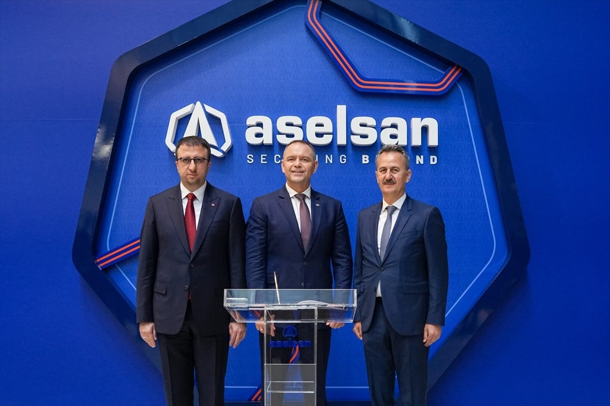 Polonya Cumhurbaşkanı Nawrocki’den ASELSAN Gölbaşı Tesisleri’ne ziyaret