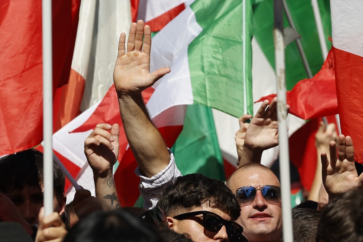 Roma’da ultra aşırı sağcılar, göçmenlerin geri gönderilmesi çağrısıyla yürüdü
