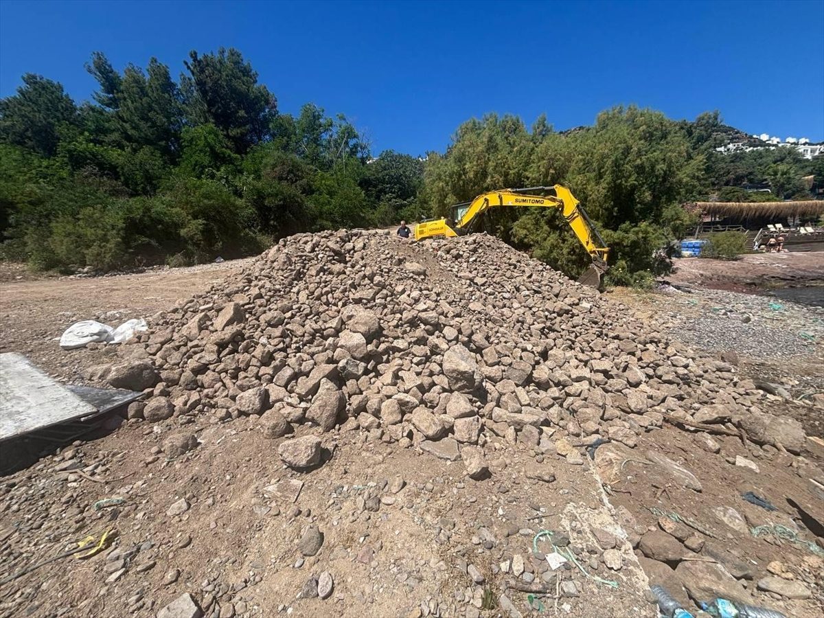 Sahile izinsiz beton döktüğü belirlenen firmaya 150 bin lira idari para cezası