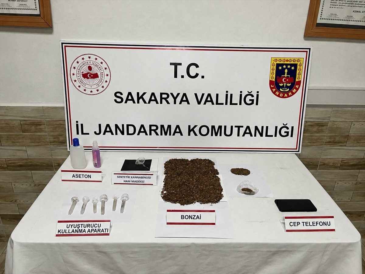 Sakarya’da uyuşturucu operasyonunda 3 zanlı tutuklandı