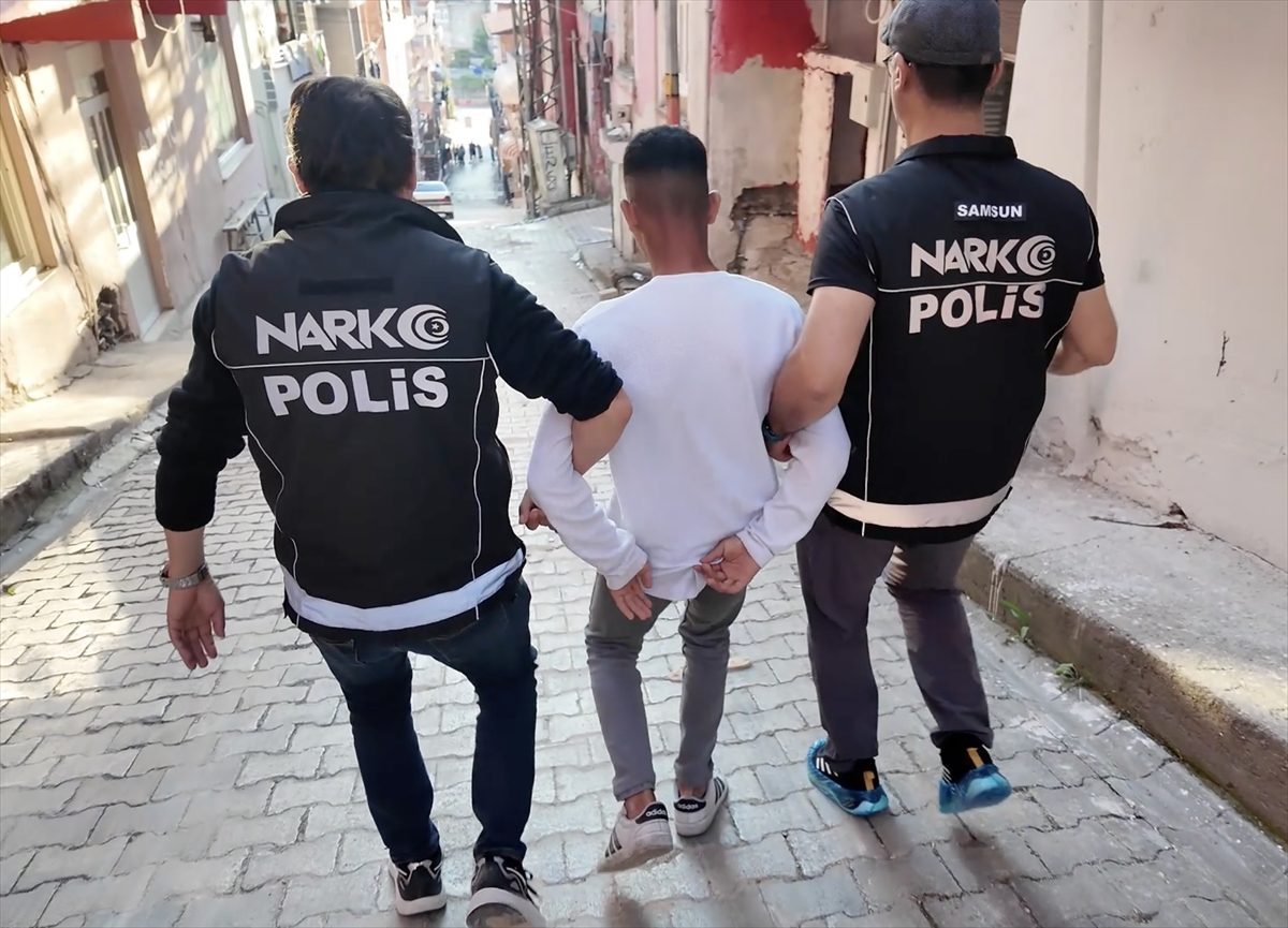 Samsun merkezli 8 ilde düzenlenen yasa dışı bahis operasyonunda 52 şüpheli yakalandı