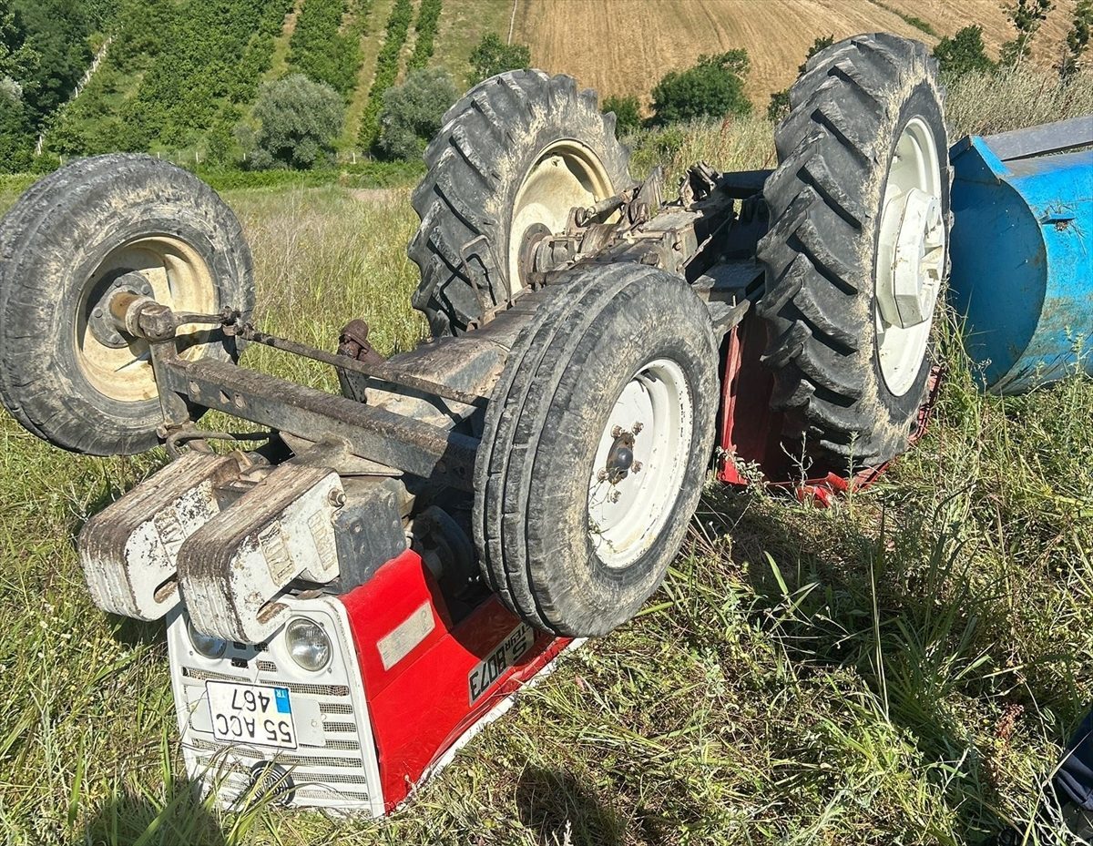 Samsun’da devrilen traktörün altında kalan sürücü hayatını kaybetti